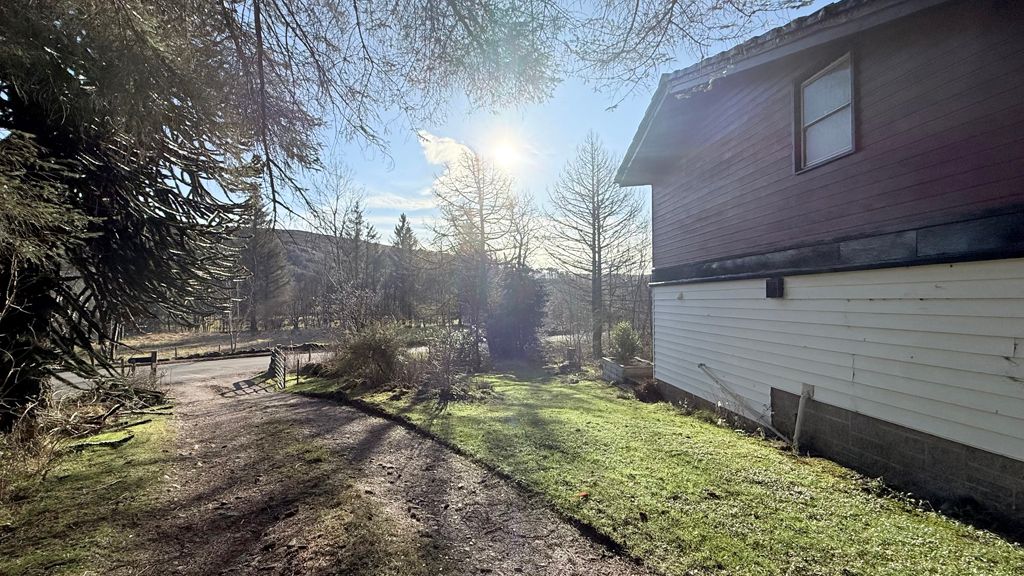 4 bed detached house for saleStrontian, Acharacle PH36 photo 2