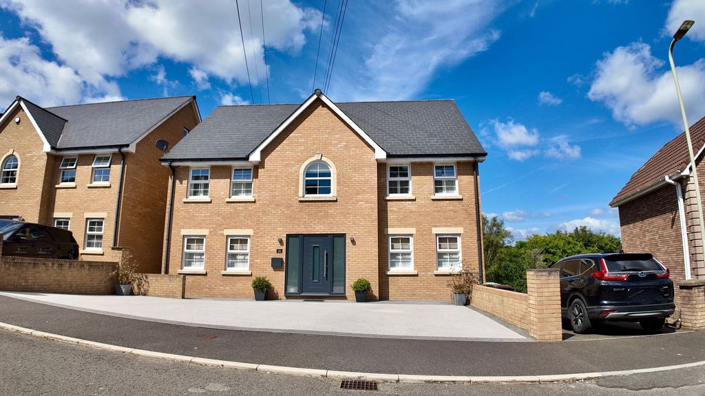 Additional image 6 of 5 bed detached house for salePlynlimon Avenue, Crumlin NP11