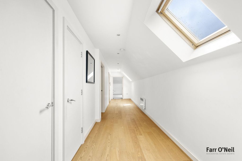 Additional image 8 of 2 bed penthouse for saleHigh Road, Buckhurst Hill IG9
