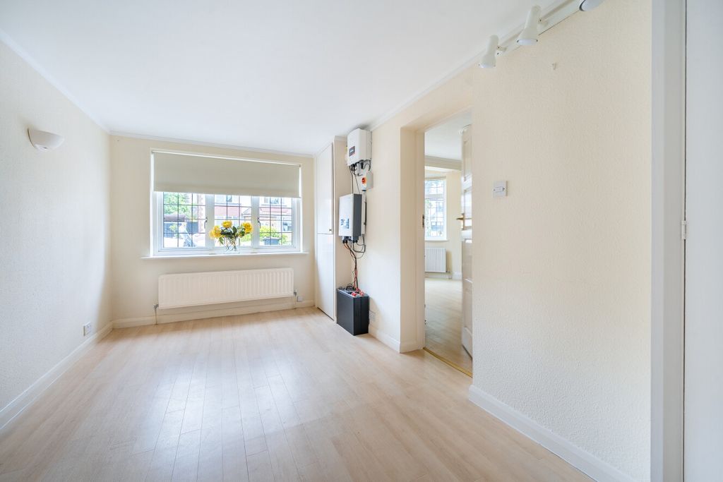 Additional image 6 of 4 bed detached house for saleDen Close, Beckenham BR3