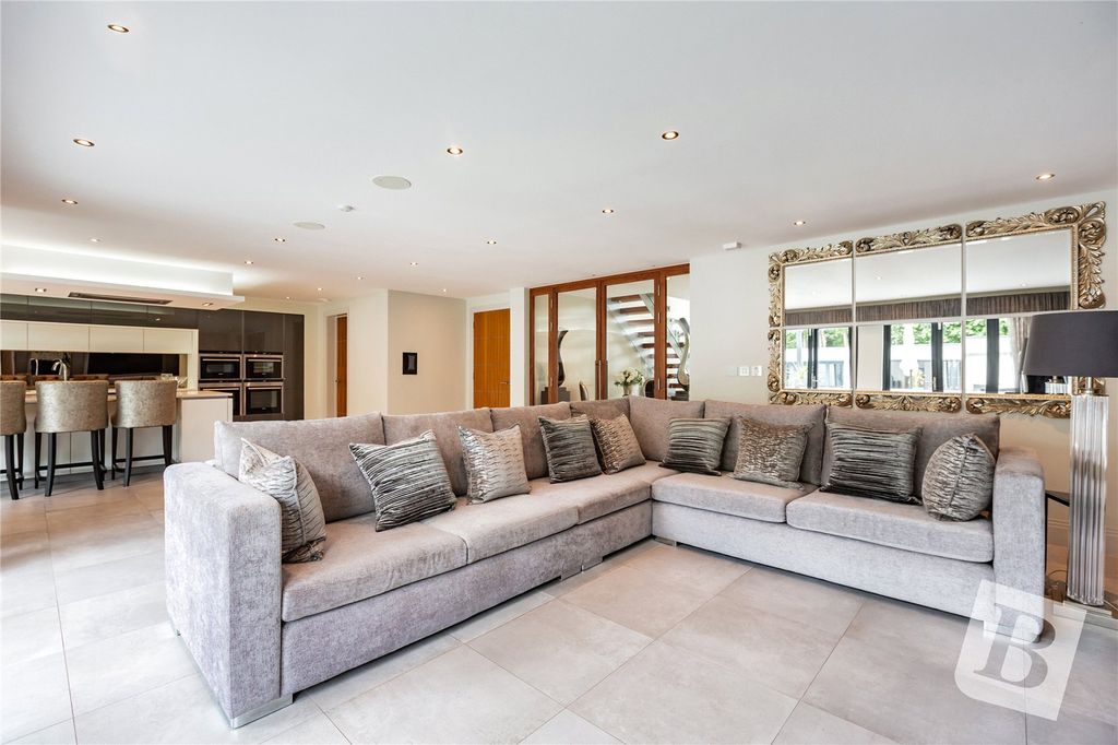 Additional image 37 of 5 bed detached house for saleNelmes Road, Emerson Park RM11