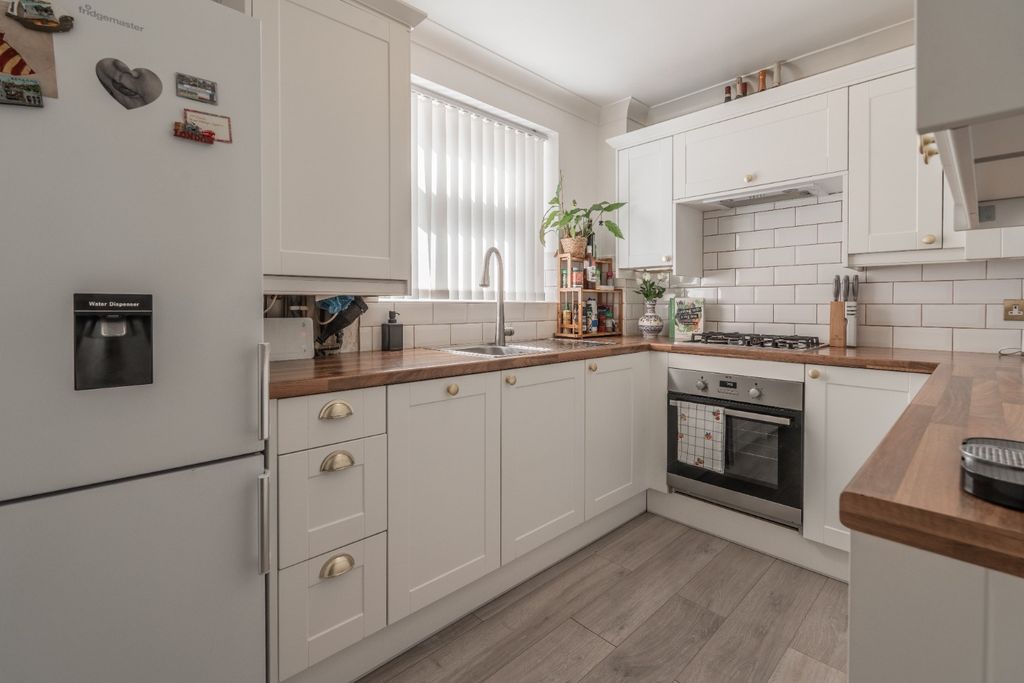 Additional image 5 of 1 bed flat for saleEssenden Road, Belvedere, Kent DA17
