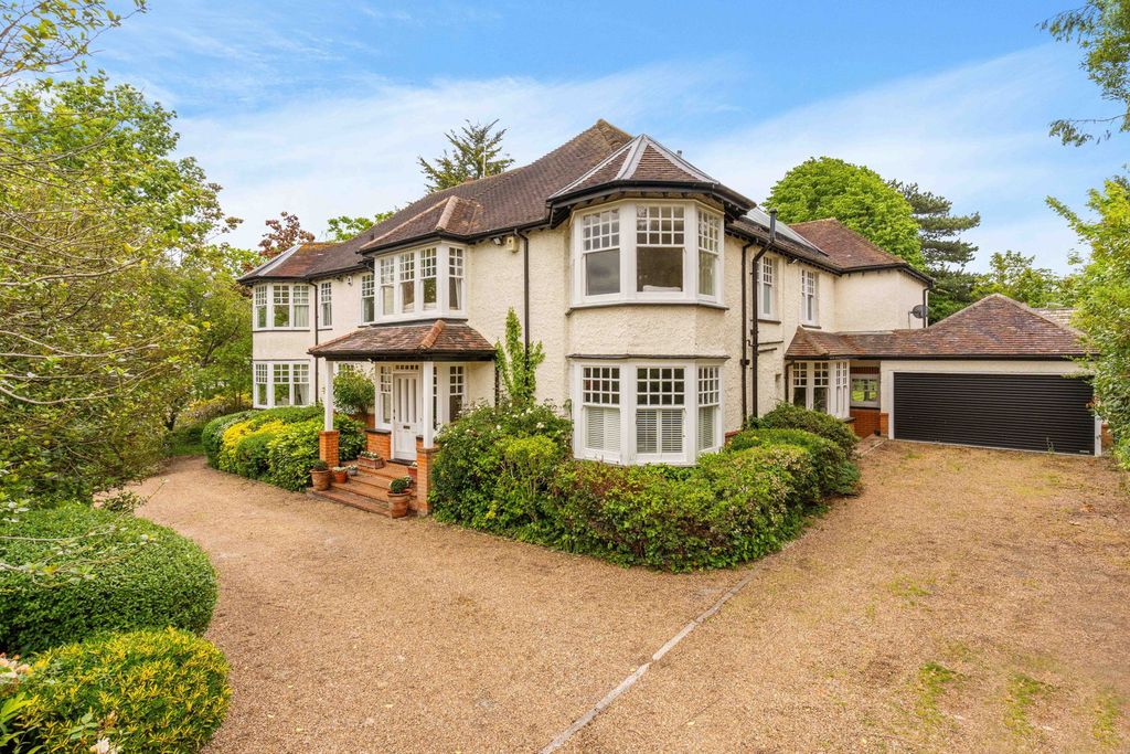 6 bed detached house for saleGreenway, Hutton Mount, Brentwood CM13