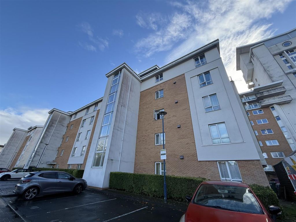 2 bed flat for saleOverstone Court, Dumballs Road, Cardiff CF10