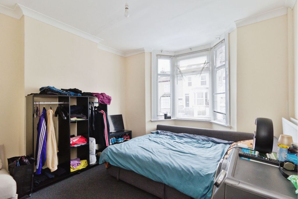 Additional image 6 of 3 bed semi-detached house for saleOrchard Road, Belvedere DA17