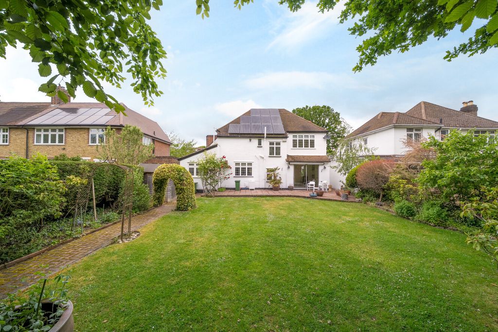 Additional image 19 of 4 bed detached house for saleDen Close, Beckenham BR3
