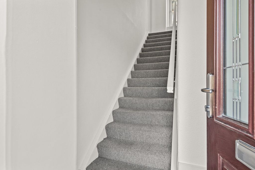 Additional image 2 of 2 bed flat for saleHunter Street, Auchterarder PH3
