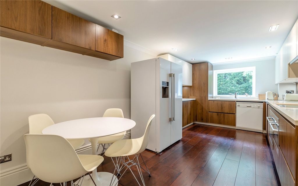 Additional image 10 of 3 bed flat for saleSuffolk Road, Altrincham, Cheshire WA14