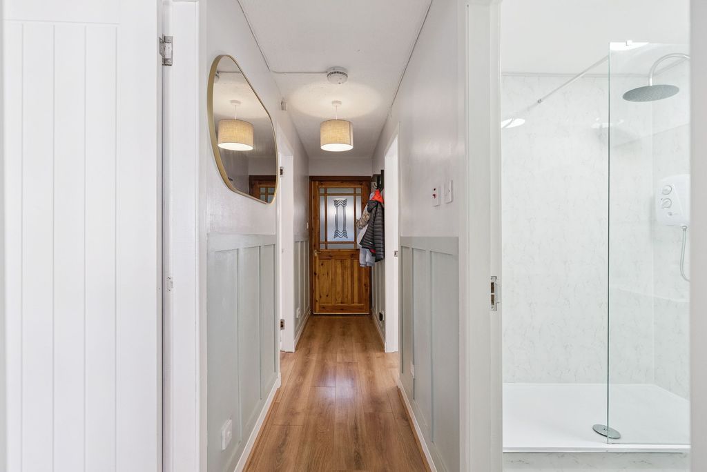Additional image 7 of 2 bed flat for saleFlat 23 Tower Place, 6 East Clyde Street, Helensburgh G84