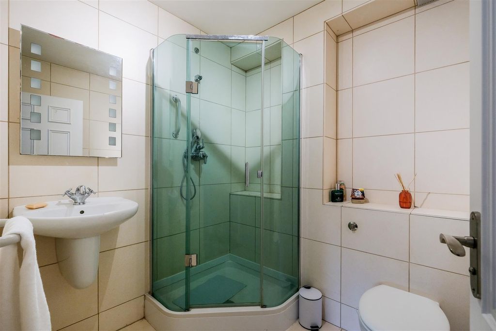 Additional image 17 of 2 bed flat for saleEpping New Road, Buckhurst Hill IG9