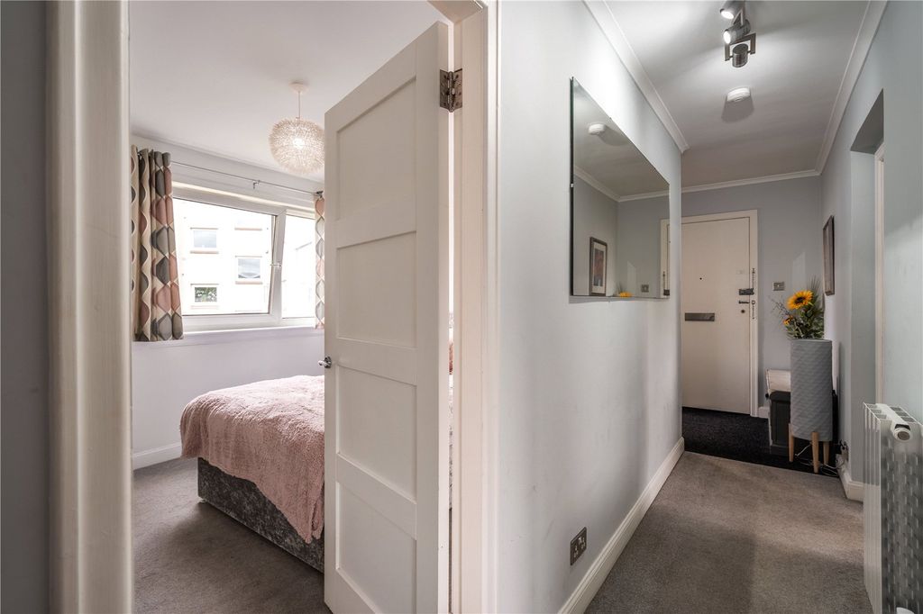 Additional image 11 of 2 bed flat for sale11 Barnton Court, Barnton, Edinburgh EH4