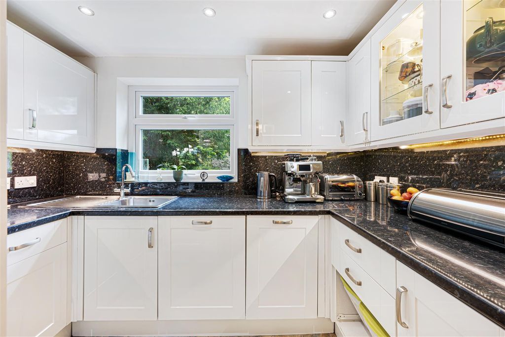 Additional image 6 of 4 bed town house for saleDunham Rise, Altrincham WA14