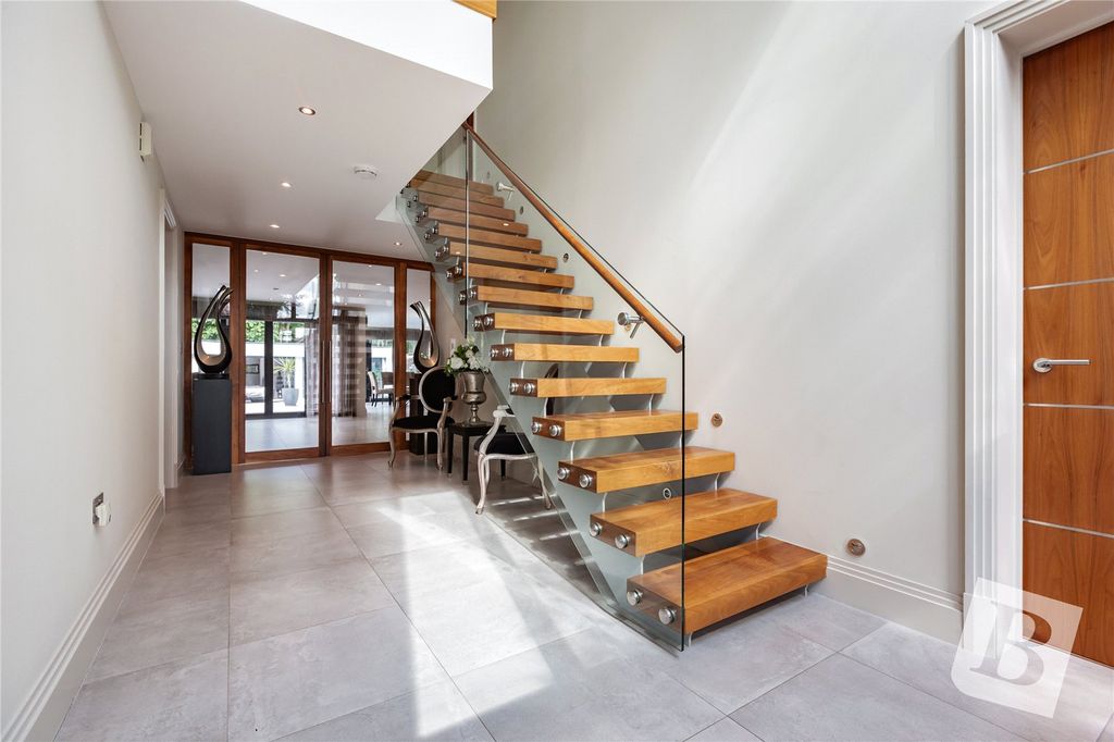 Additional image 5 of 5 bed detached house for saleNelmes Road, Emerson Park RM11
