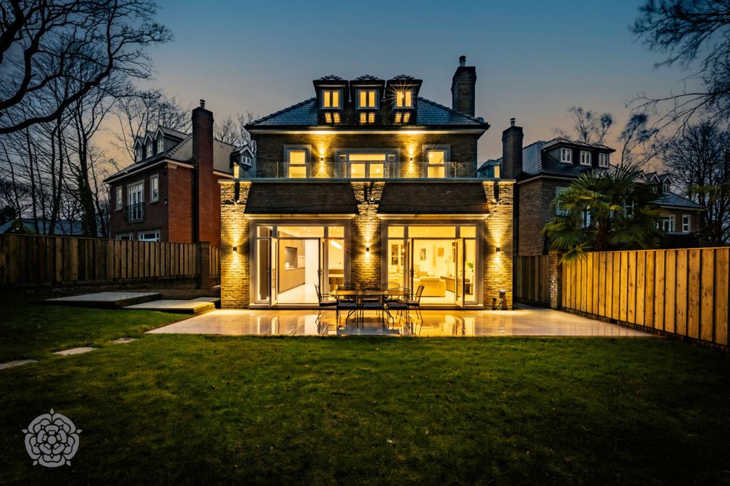 6 bed detached house for saleChorley New Road, Bolton BL1