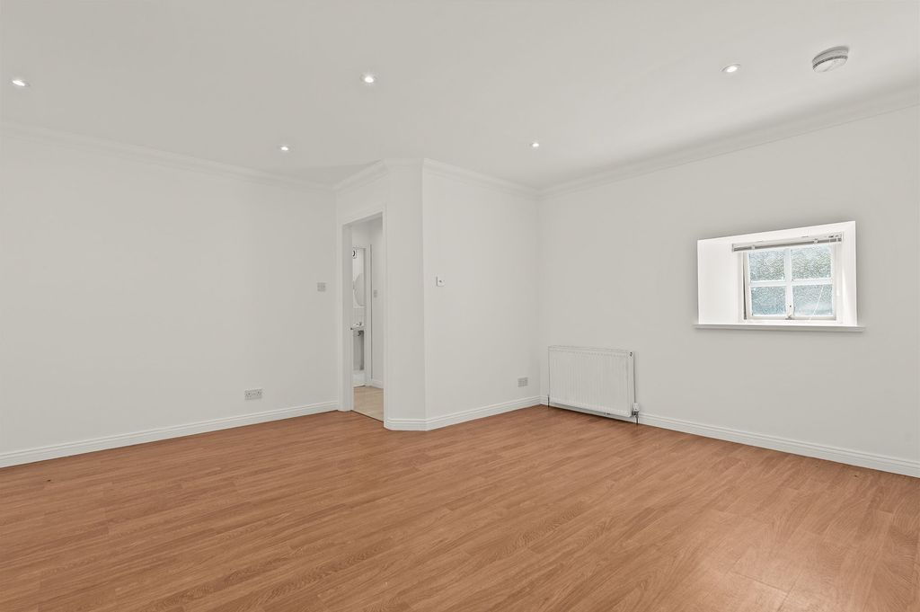 Additional image 8 of 2 bed flat for saleHunter Street, Auchterarder PH3