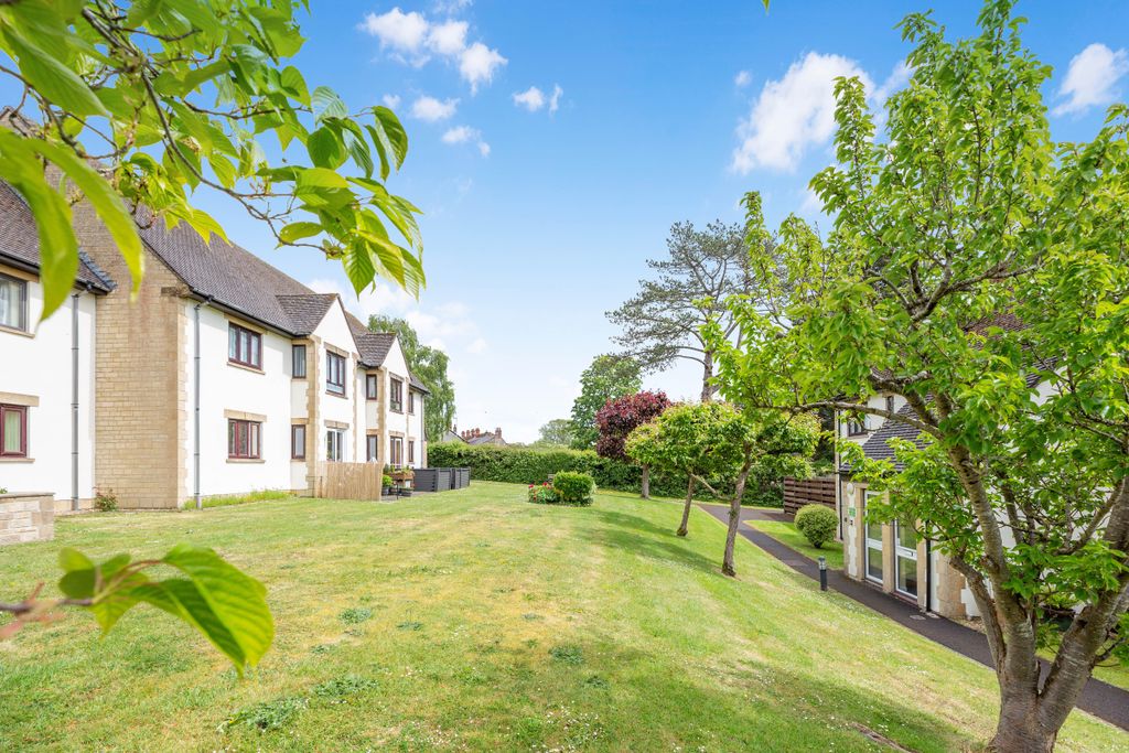 Additional image 10 of 2 bed flat for saleKing Edmund Court, Gillingham SP8
