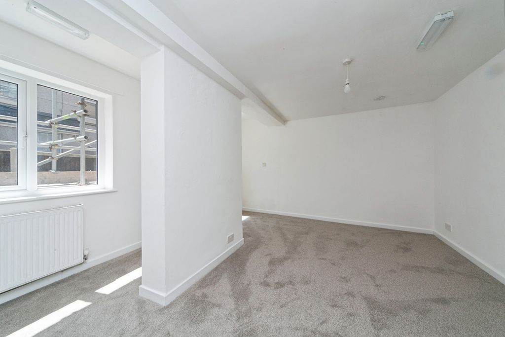 Additional image 8 of 3 bed flat for saleMostyn Road, Colwyn Bay, Conwy LL29