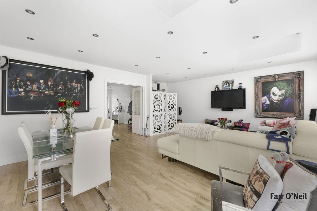 Additional image 15 of 3 bed end terrace house for salePalmerston Road, Buckhurst Hill IG9