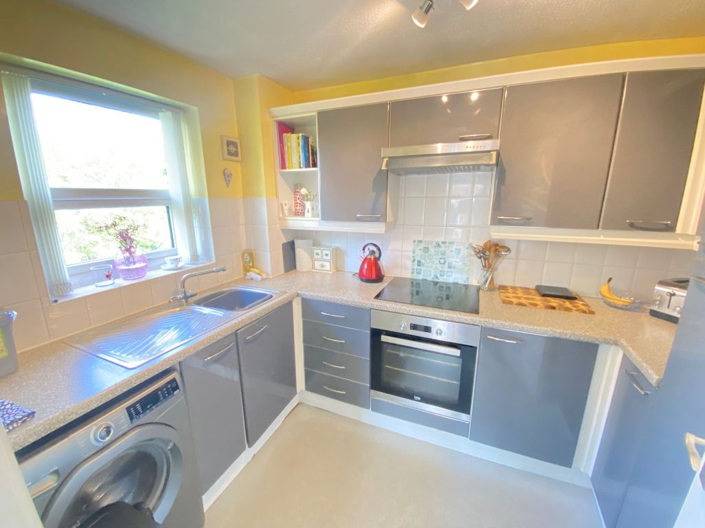 1 bed flat for saleCanalside, Blackburn BB1 photo 3