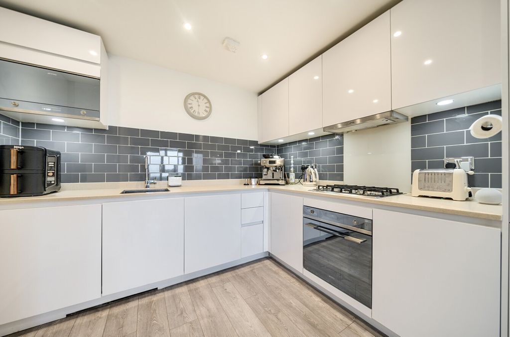 Additional image 4 of 1 bed flat for saleMasons Hill, Bromley, Kent BR2