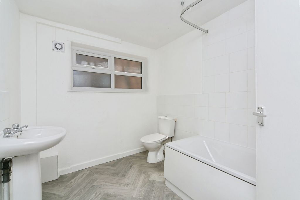 Additional image 16 of 3 bed flat for saleMostyn Road, Colwyn Bay, Conwy LL29