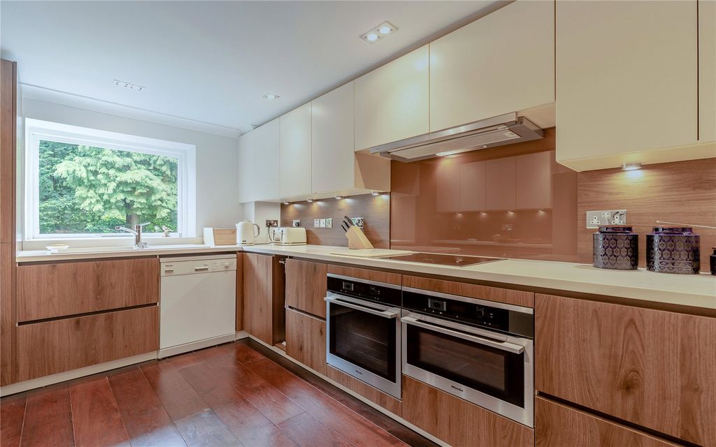 Additional image 8 of 3 bed flat for saleSuffolk Road, Altrincham, Cheshire WA14