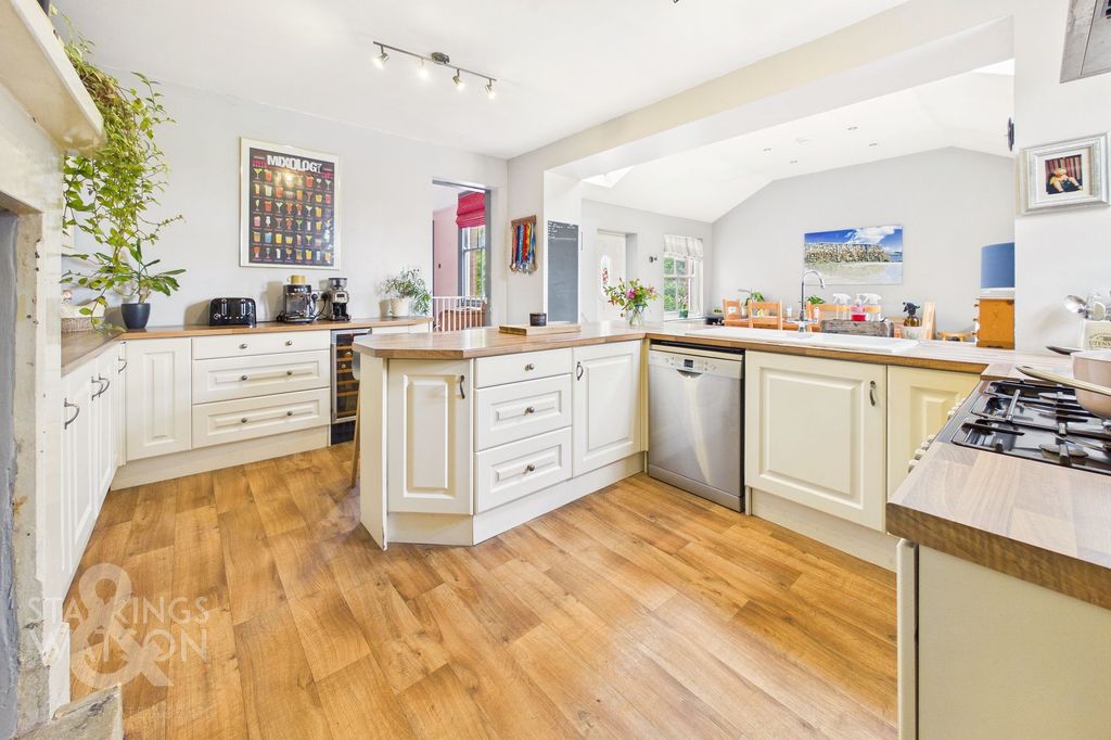 Additional image 5 of 4 bed end terrace house for saleLondon Road, Beccles NR34