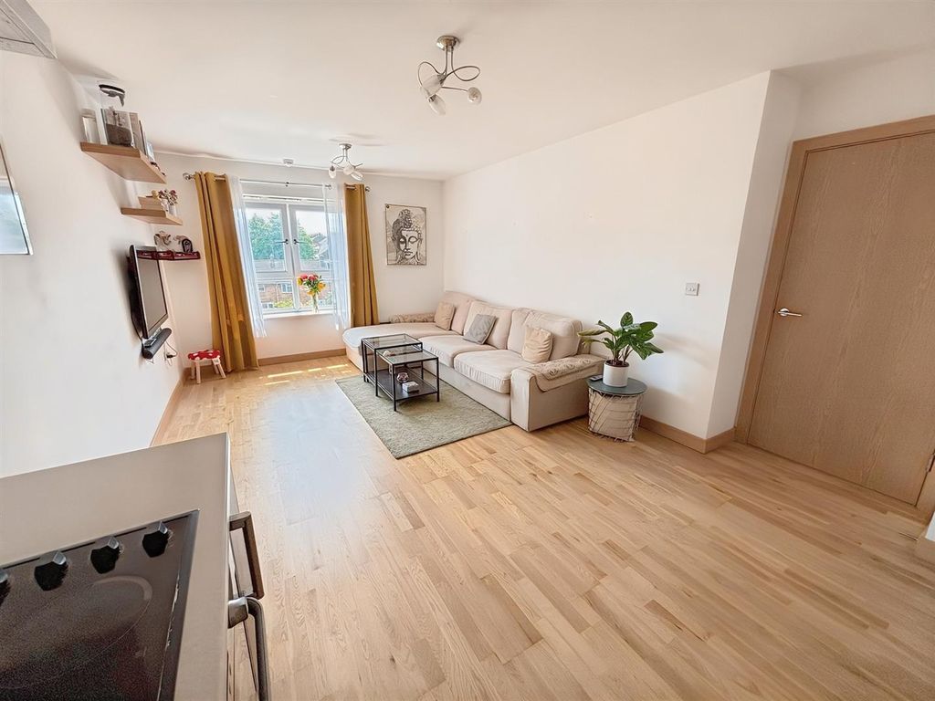Additional image 5 of 2 bed flat for saleCherrydown East, Basildon SS16
