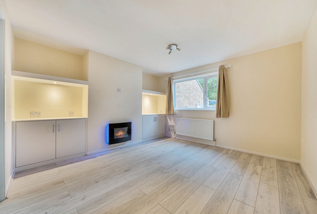 Additional image 5 of 2 bed maisonette for saleSycamore Drive, Carterton, Oxfordshire OX18
