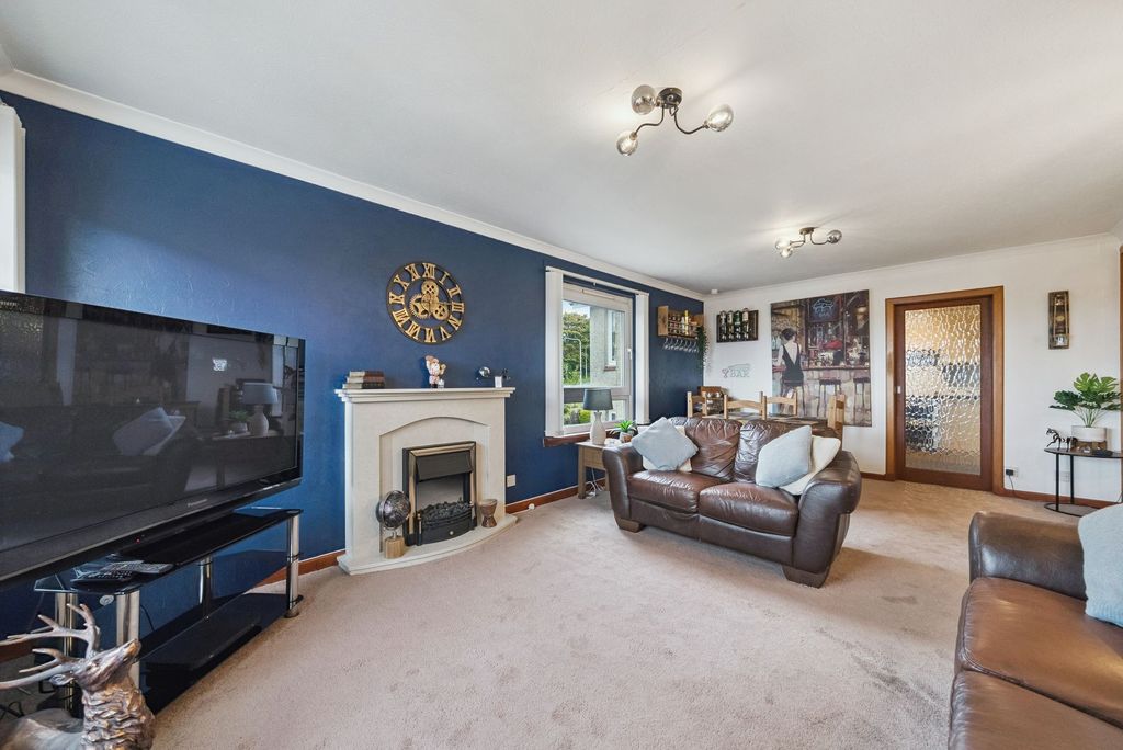 Additional image 7 of 2 bed flat for sale4 Lomond Court, Helensburgh G84