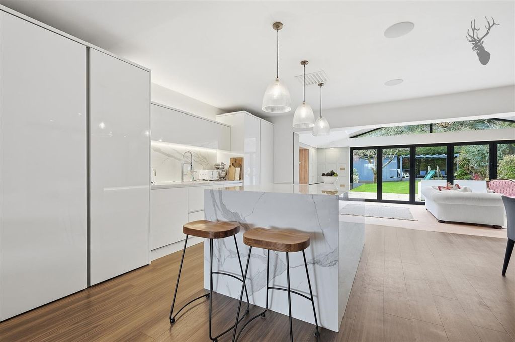 Additional image 2 of 4 bed detached house for saleRussell Road, Buckhurst Hill IG9