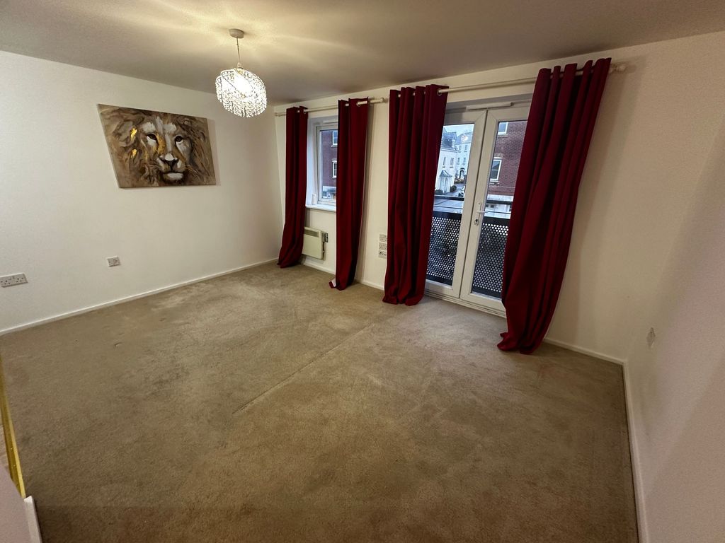 1 bed flat for saleLongacres, Bridgend CF31 photo 5