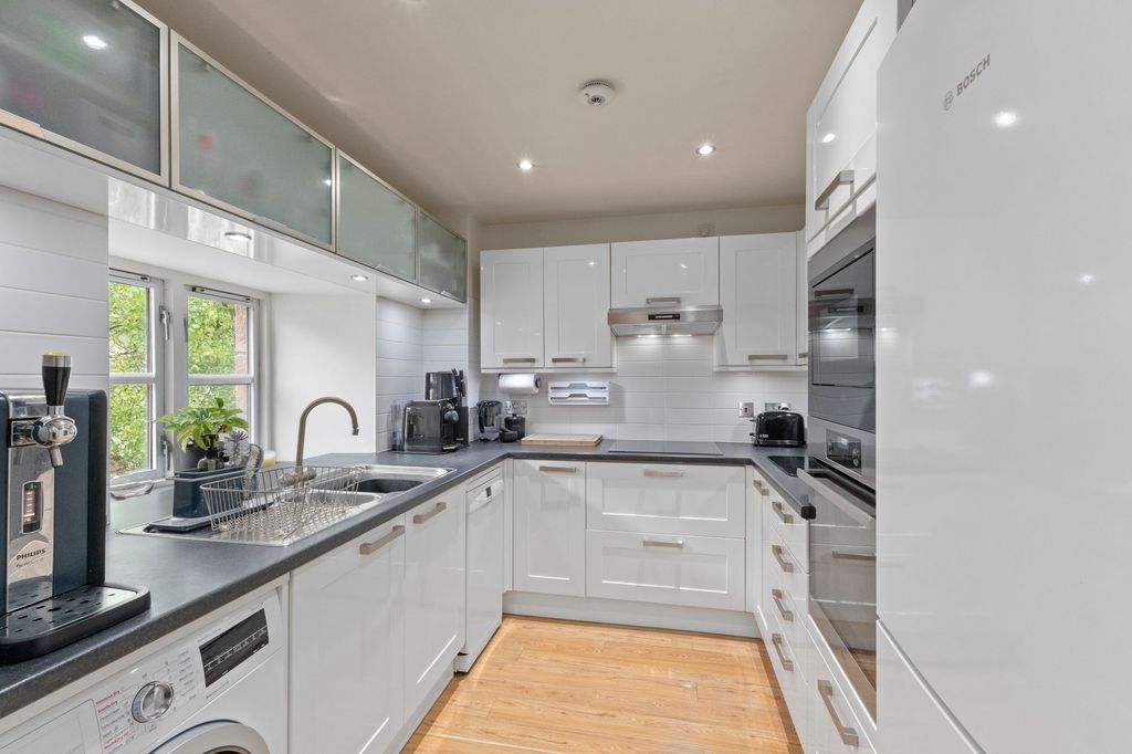 2 bed flat for saleThe Maltings, Linlithgow EH49 photo 5