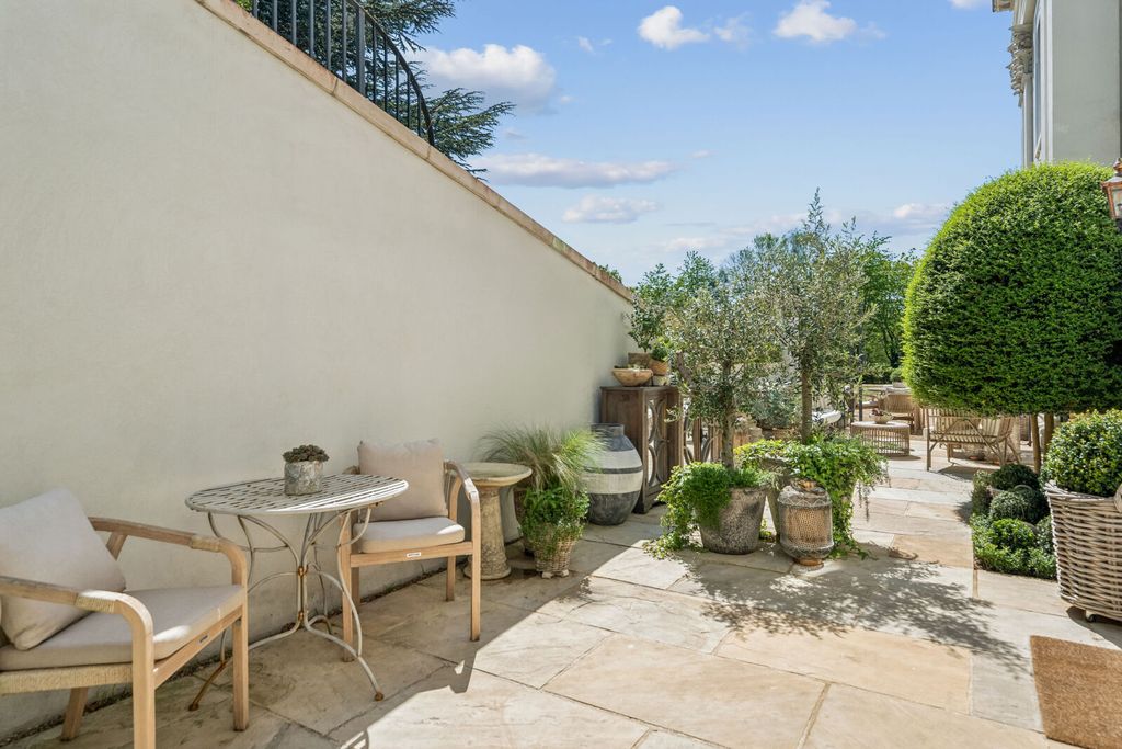 Additional image 10 of 3 bed flat for saleWilloughby Lane, Bromley BR1