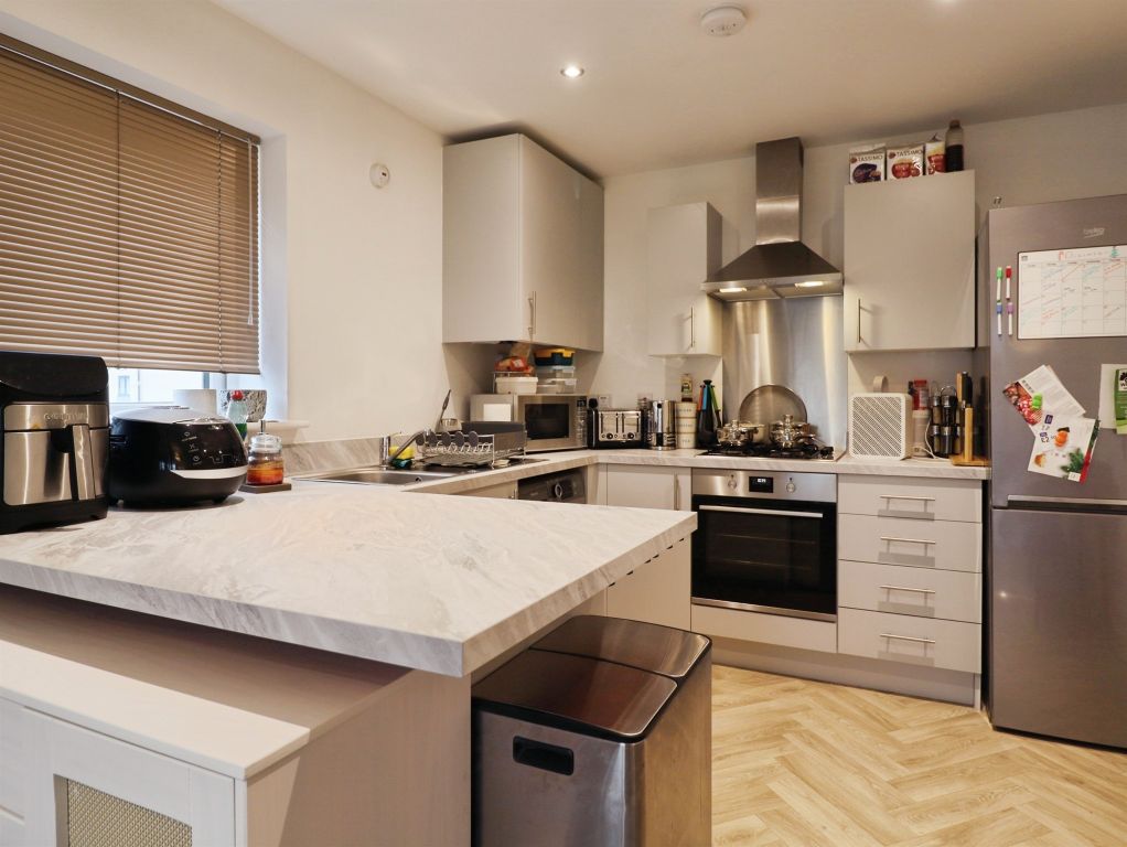 2 bed flat for saleDol Glaswg, Capel Llanilltern, Cardiff CF5 photo 2