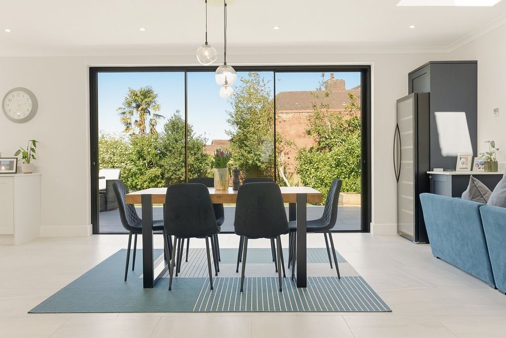 Additional image 6 of 4 bed detached house for saleCandlemas Lane, Beaconsfield, Buckinghamshire HP9