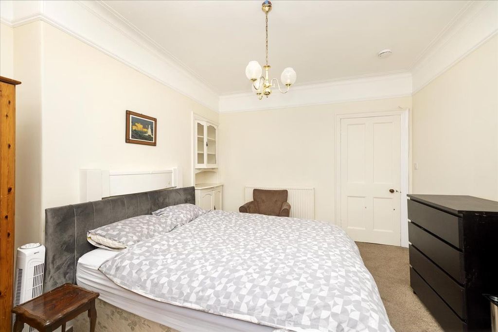 Additional image 9 of 3 bed flat for sale13 Park Crescent, Edinburgh EH16