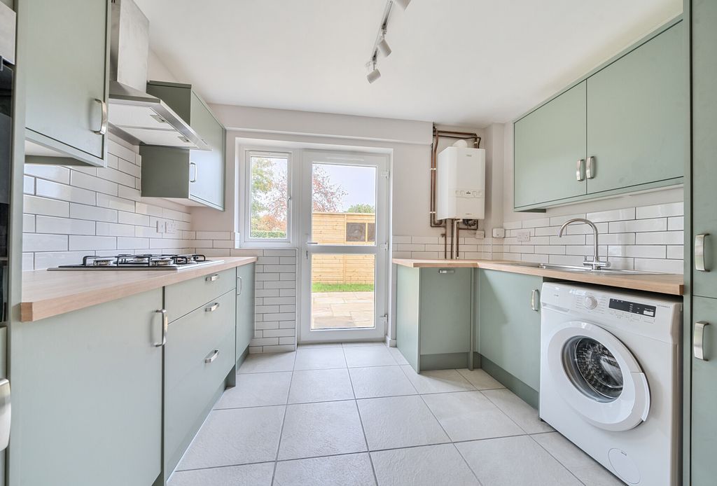 Additional image 6 of 2 bed maisonette for saleSycamore Drive, Carterton, Oxfordshire OX18