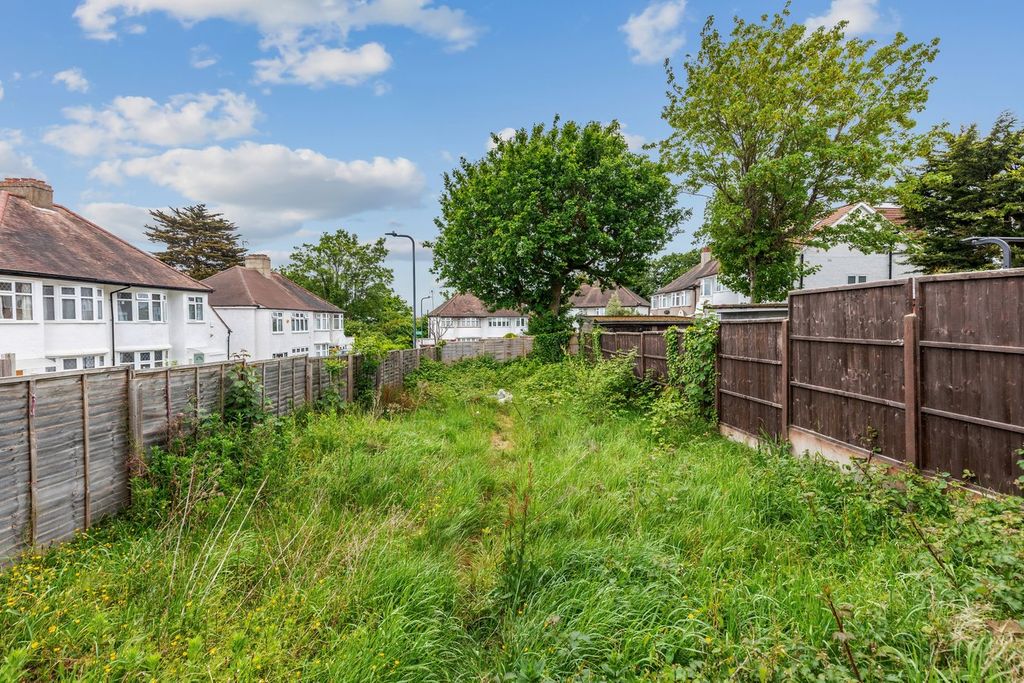 Additional image 18 of 3 bed terraced house for saleWakemans Hill Avenue, London NW9
