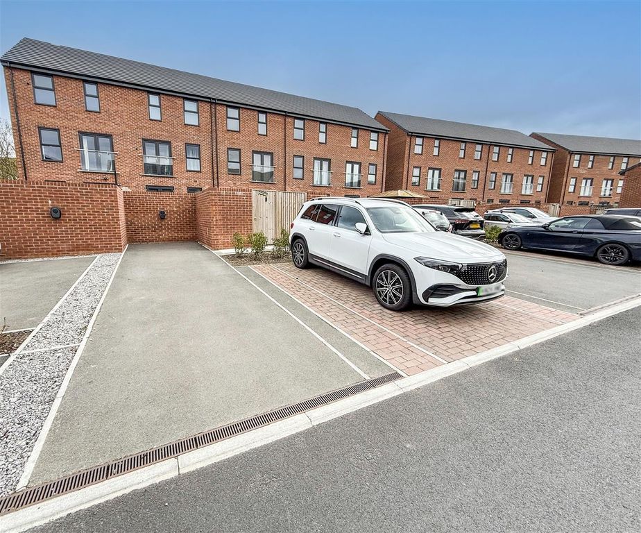 Additional image 19 of 4 bed town house for saleLakeside Boulevard, Lakeside, Doncaster DN4