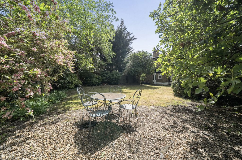 Additional image 4 of 3 bed flat for saleFreelands Road, Bromley BR1