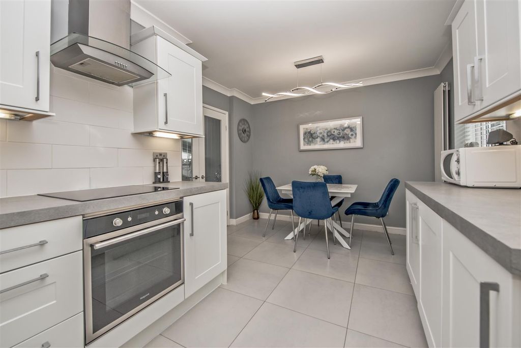 Additional image 8 of 3 bed semi-detached house for saleWheelwright Close, Leeds LS12