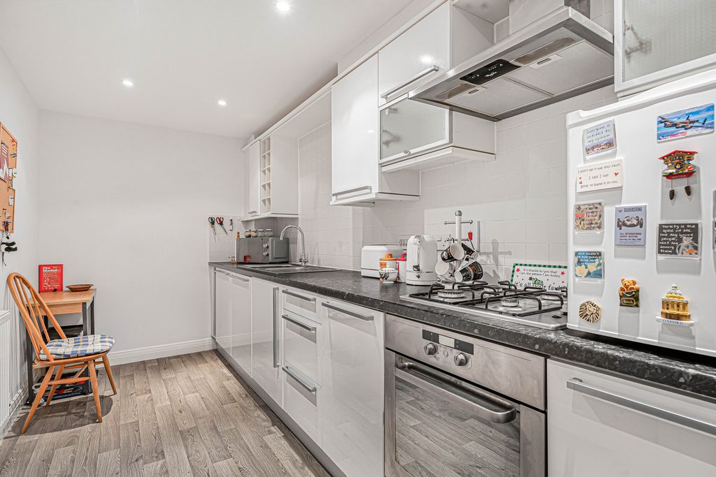 Additional image 7 of 2 bed flat for saleQuakers Court, Abingdon OX14