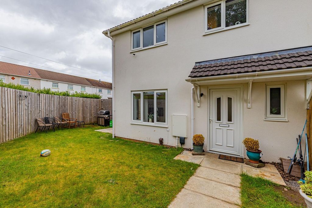 3 bed detached house for saleHeol Gwyndaf, Llanishen, Cardiff CF14