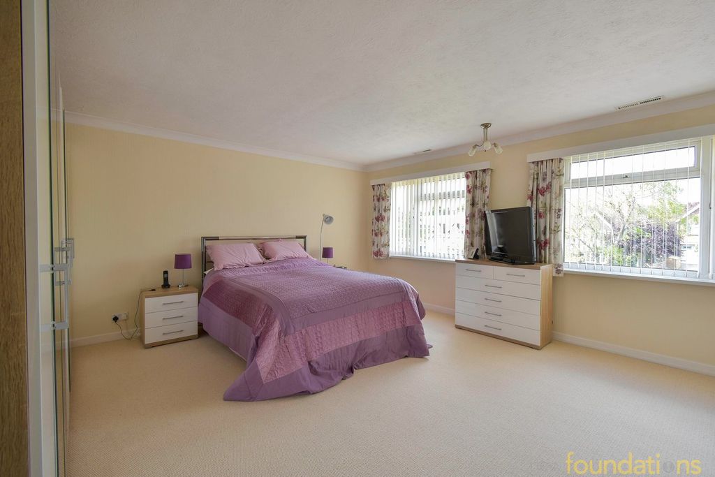Additional image 5 of 3 bed flat for saleCollington Avenue, Bexhill-On-Sea TN39