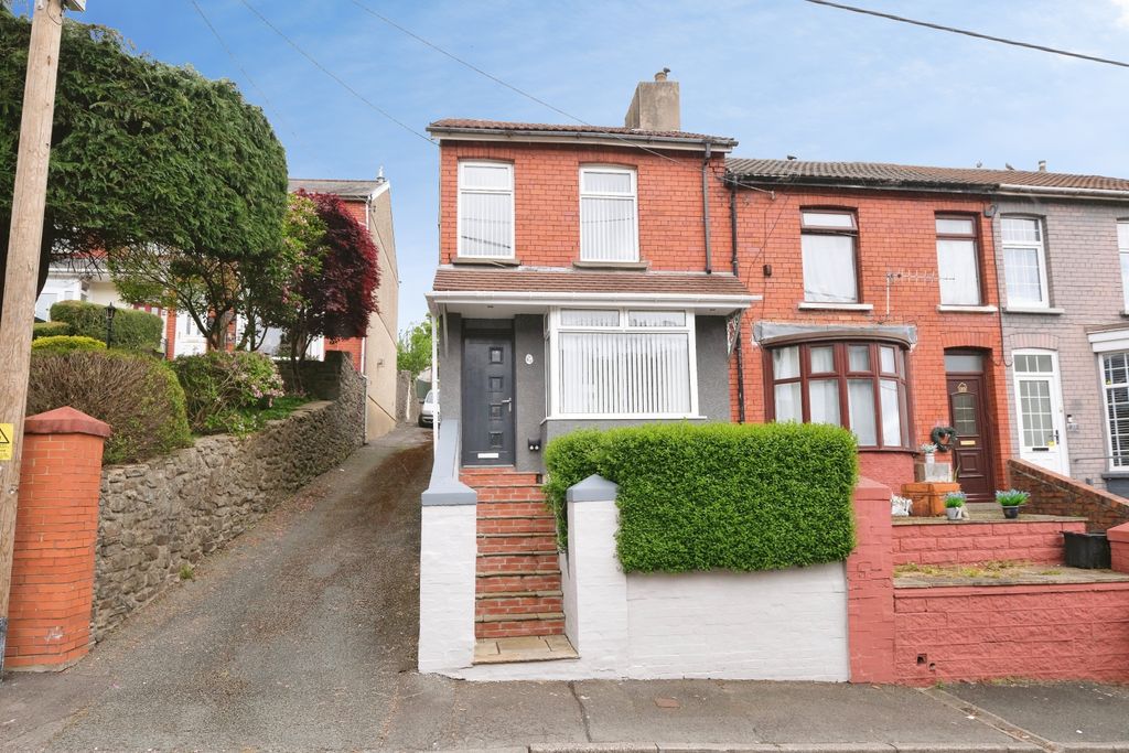3 bed end terrace house for saleGranville Street, Abertillery NP13