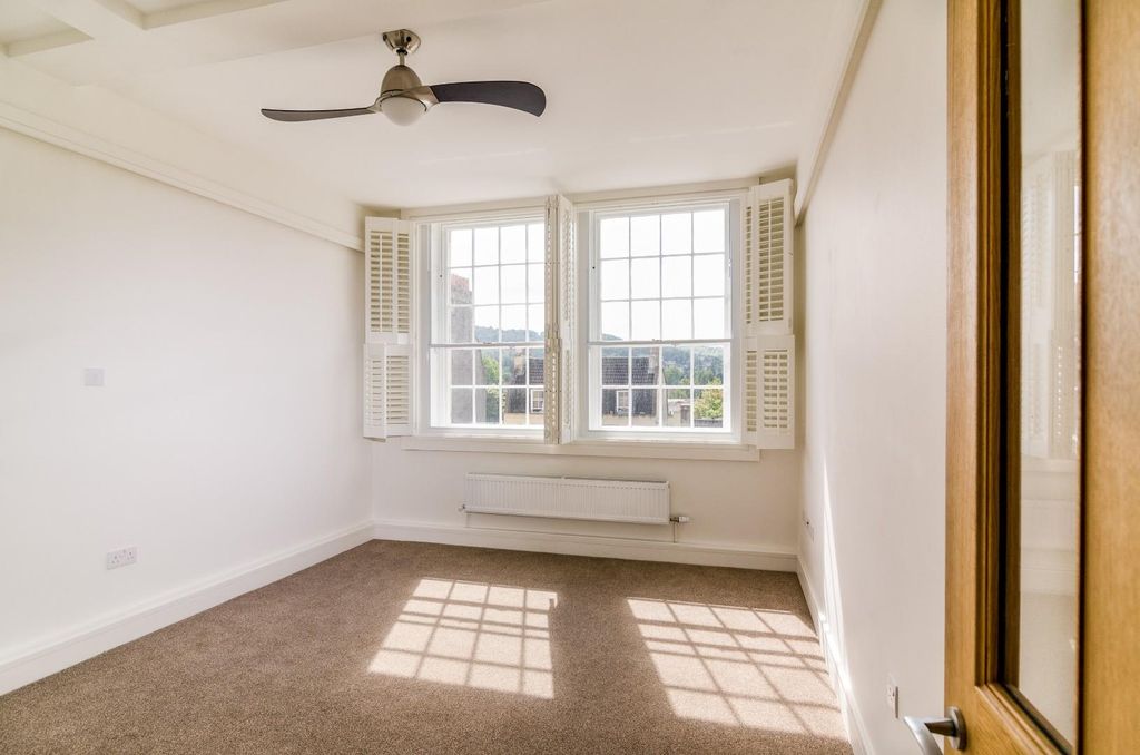 Studio for saleLong Acre, Bath BA1 photo 4