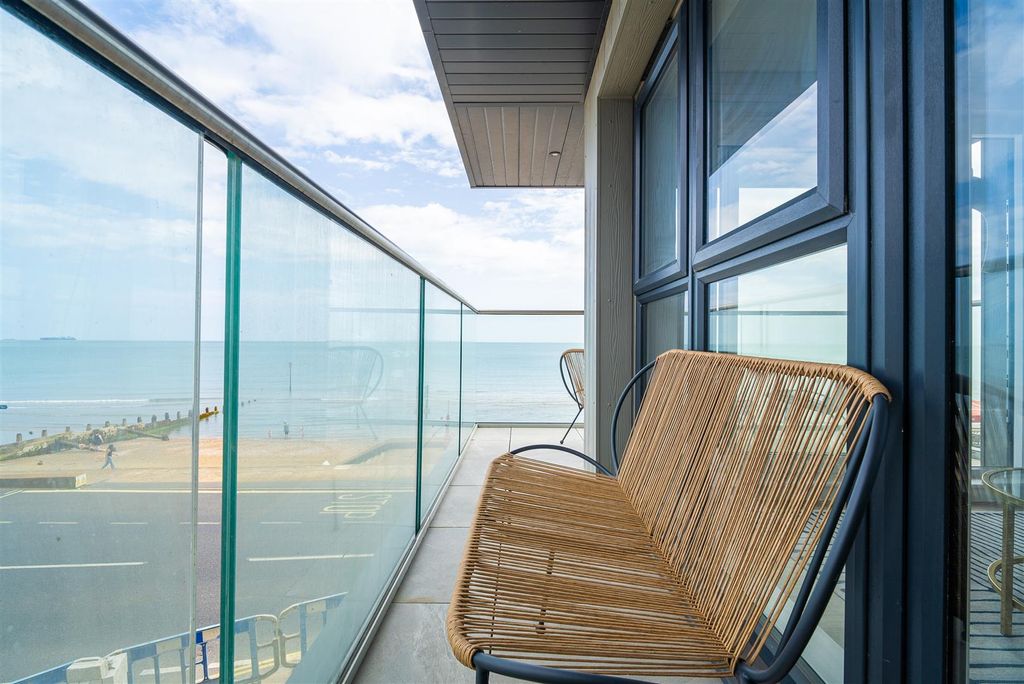 Additional image 17 of 2 bed flat for saleBreakwater Way, Sandown PO36