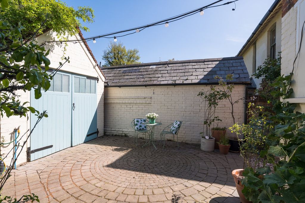 Additional image 36 of 5 bed detached house for saleChaucer Road, Bedford MK40