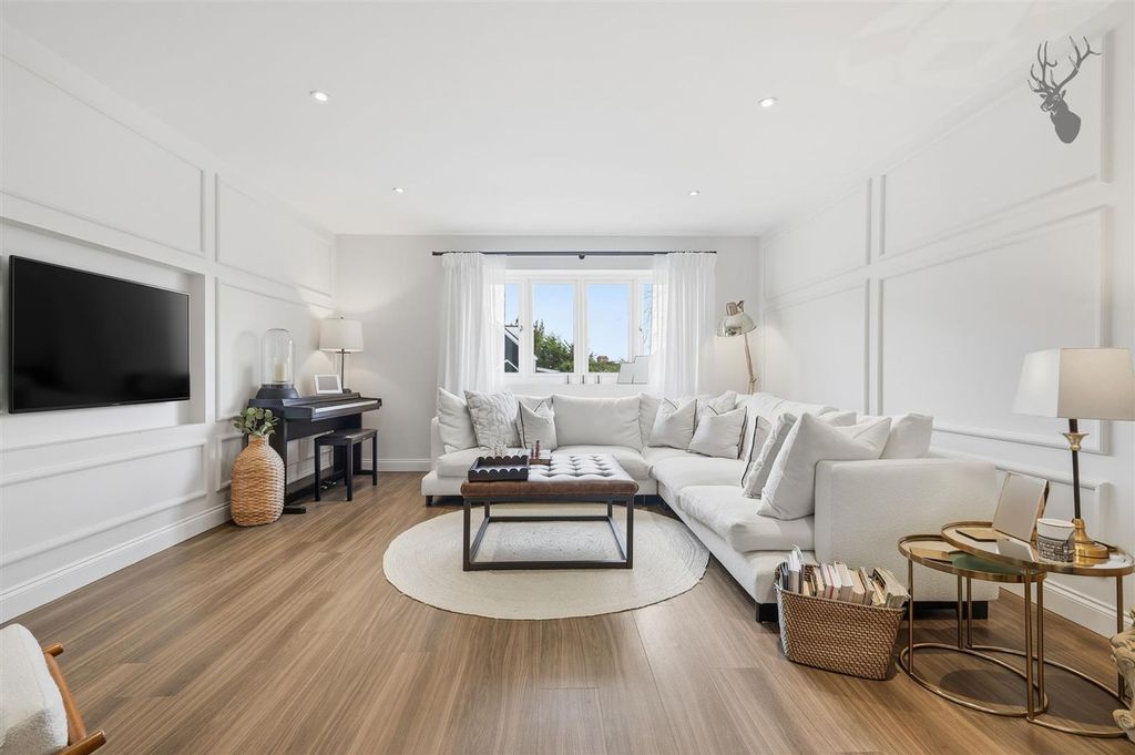 Additional image 7 of 4 bed detached house for saleRussell Road, Buckhurst Hill IG9